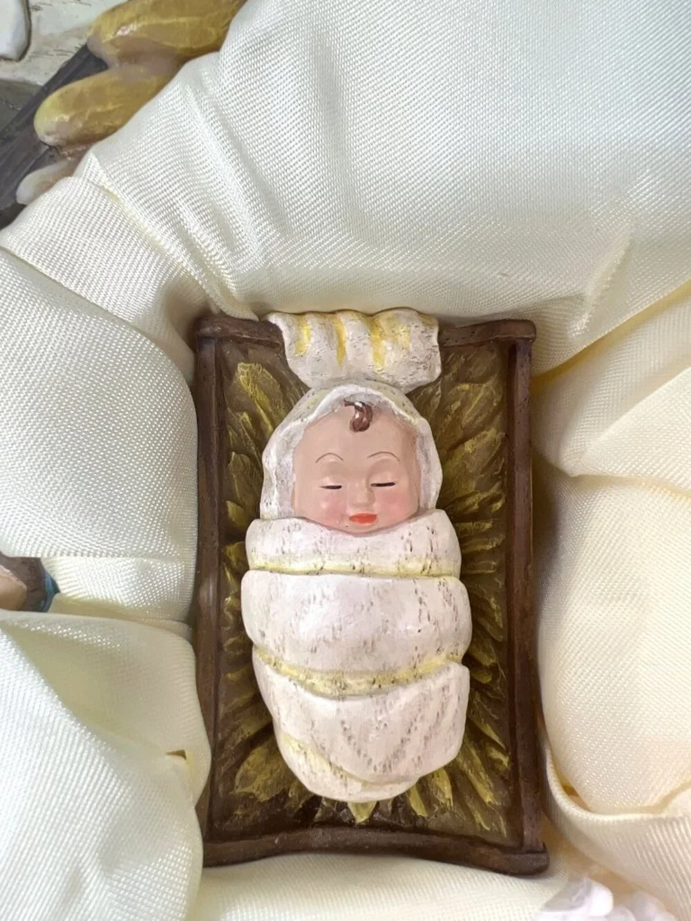 Holiday Time Nativity Inspirational Set With Figures & Bible Verses - 7 Pieces